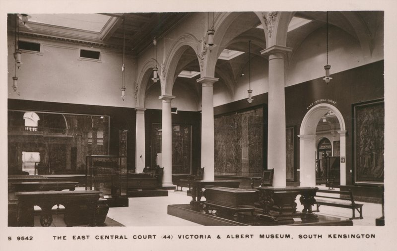 Das Victoria und Albert Museum, South Kensington, London von English Photographer