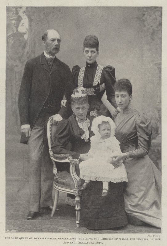 Die verstorbene Königin von Dänemark, vier Generationen, der König, die Prinzessin von Wales, die Herzogin von Fife und Lady Alexandra Duff von English Photographer