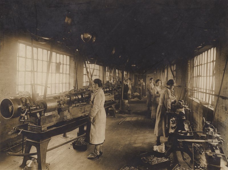 Unidentifizierte englische Ingenieurwerke, frühes 20. Jahrhundert (s/w Foto) von English Photographer