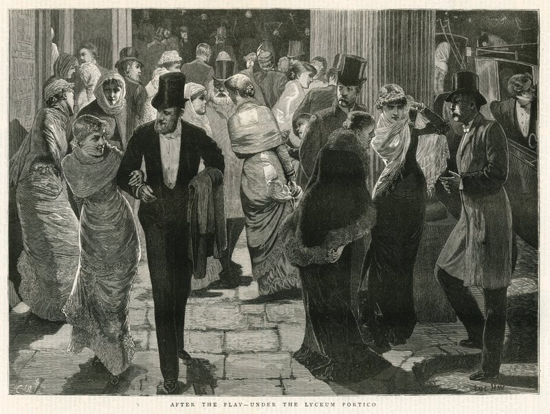 Nach dem Theater - unter dem Lyceum Portikus von English School