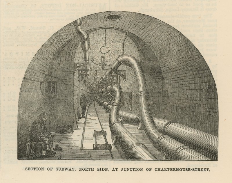 Querschnitt der U-Bahn, Nordseite, an der Kreuzung der Charterhouse Street von English School