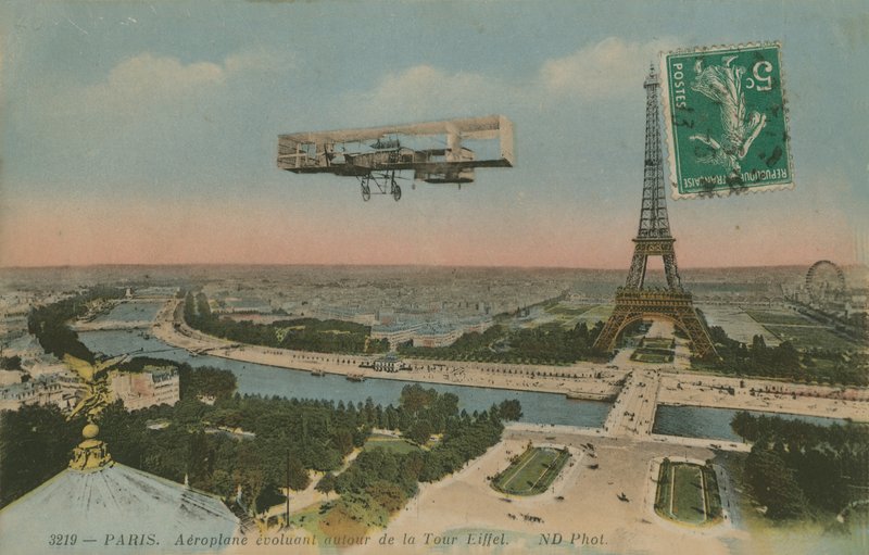 Flugzeug kreist um den Eiffelturm in Paris, Frankreich. Postkarte gesendet im Jahr 1913 von French Photographer