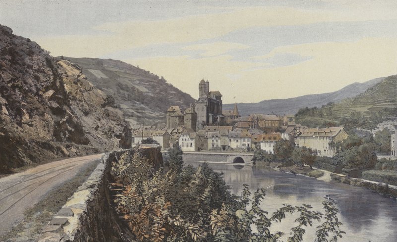 Estaing, Gesamtansicht, flussaufwärts des Lot von French Photographer