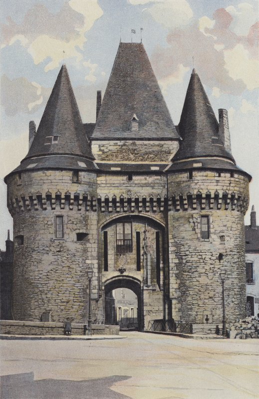 La Ferte-Bernard, Stadttor, Eingangsseite (Rathaus) von French Photographer