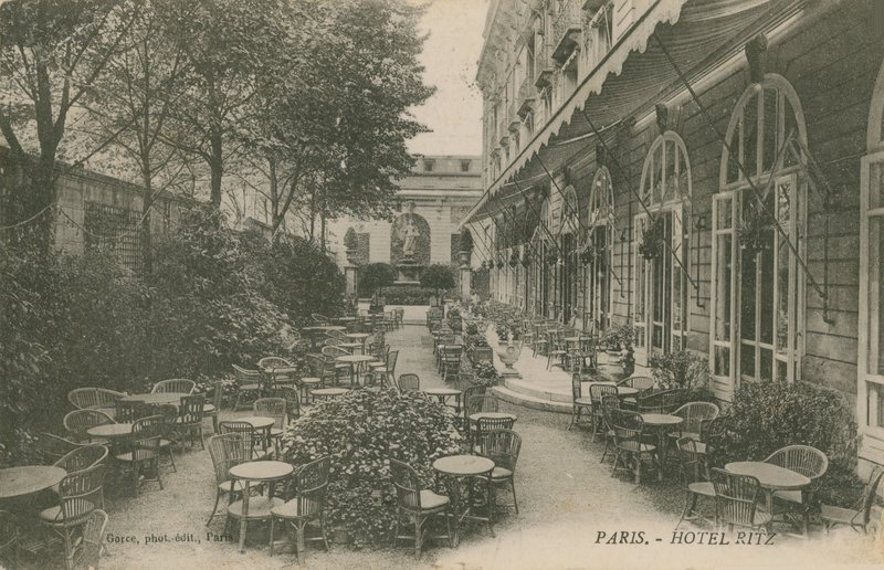 Patio des Hotel Ritz, Paris. Postkarte von 1913. von French Photographer