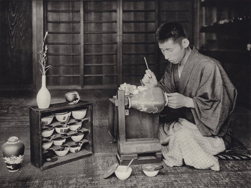 Japan in den 1920er Jahren: Porzellanmalerei von Herbert Ponting