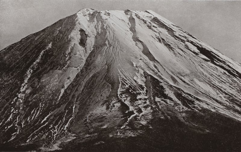 Der Gipfel des Fuji, eine Telefotografie von Shoji von Herbert Ponting