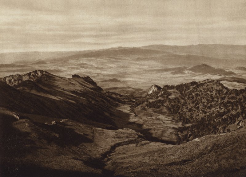 Mexiko: Vista desde media altura del Iztaccihuatl von Hugo Brehme