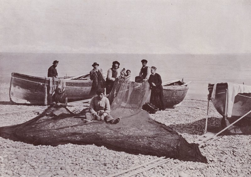 Italien: Bordighera, Fischer bei der Arbeit von Italian Photographer