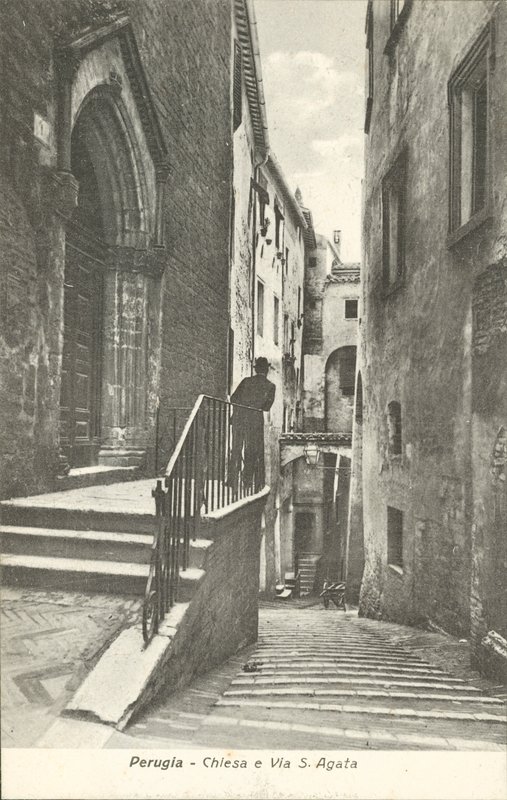 Perugia: Kirche und Via S. Agata von Italian Photographer