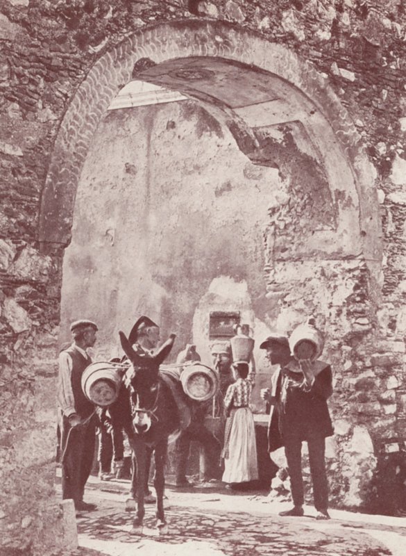 Sizilien: Ein altes Tor in Taormina von Italian Photographer