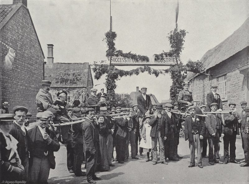 Corby Pole Fair, Besucher auf Stühlen und Stangen von J. Benjamin Stone