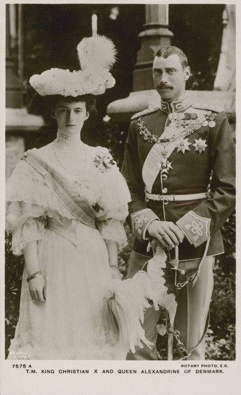 König Christian X. und Königin Alexandrine von Dänemark von Russian Photographer