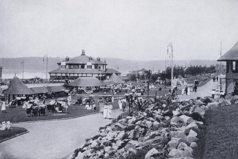 Gesamtansicht des Strandes, Durban (s/w Foto) von South African Photographer