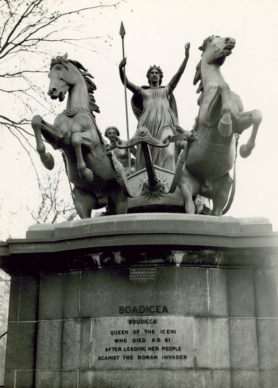 Boudicca und ihre Töchter, Bronzeskulpturengruppe, 1885 von Thomas Thornycroft