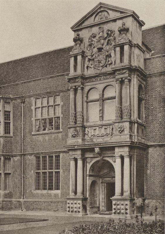 Türöffnung, Nordflügel, Cobham Hall, Kent von William Galsworthy Davie