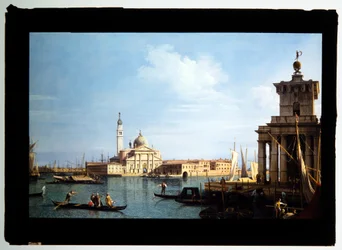 Die Insel San Giorgio Maggiore, Venedig mit der Punta della Dogana und zahlreichen Schiffen