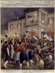 König Nikolaus I. von Montenegro vor einer Menschenmenge in Cetinje nach der Kapitulation der Stadt Shkodra, 4. Mai
