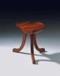 Dreibeinhocker, ca. 1903 (Kirschholz)