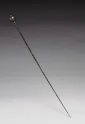 Gewandnadel, ca. 1400 v. Chr. (gegossene und geschmiedete Bronze)