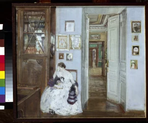 Lesen. Das Anwesen Polotnyany Zavod (Russland). Eine Frau weint in ein Taschentuch, während sie liest