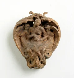 Maquette für ein Anhänger mit dem toten Christus, gehalten von zwei Engeln