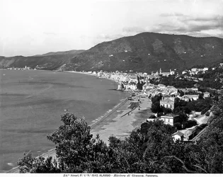 Panoramablick auf die Stadt Alassio, Provinz Savona, um 1915-20
