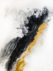 Schwarz-goldener Fluss