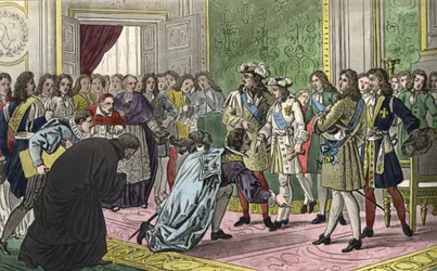 Ludwig XIV. (1638-1715), umgeben von seiner Familie und den wichtigsten Persönlichkeiten des Hofes, stellt seinen Enkel Philipp V. den Gesandten Spaniens als ihren neuen König im Jahr 1700 vor. - Entworfen und graviert von Ambroise Tardieu im Jahr 1825