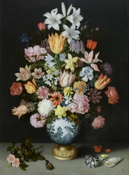 Ein Stillleben mit Blumen in einer Wan Li Vase