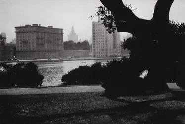 Kalifornien: Oakland, Lake Merritt, im Herzen der Stadt, umgeben von großen Gebäuden und vielen schönen Häusern