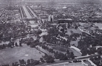 Chicago: Jackson Park und der Midway aus der Luft (s/w Foto)