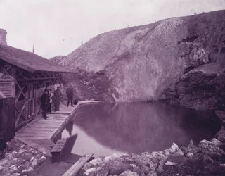 Das Schwimmbecken bei den Banff Hot Springs, Britisch-Amerika