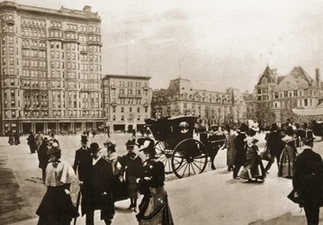 Vor dem Plaza Hotel, New York City, 1896
