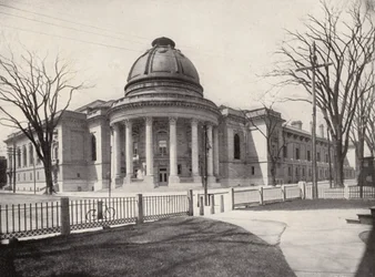 Yale University: "Rotunde," Woolsey Hall links, Yale Speisesaal rechts