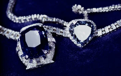 Bismarck-Halskette und Kaiserin Eugenies (1826-1920) Ring (Diamant, Saphir & Platin)