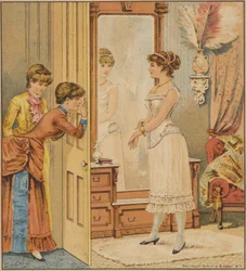 Dame bewundert Spiegelbild in Unterwäsche