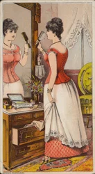 Dame schaut in Spiegel in Unterwäsche