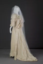 Hochzeitskleid, 1892