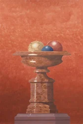 Marmorne Vase, rote, blaue und gelbe Marmorkugeln