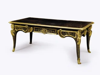 Louis XIV Ormolu-montierter brauner Schildpatt-Schreibtisch, ca. 1710