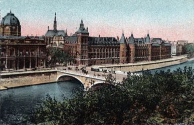 Paris: Außenansicht der Concierge auf der Île de la Cité und der Pont au Change. Fotografie von 1920 in „Artistic Album“ der Stadt Paris. Private Sammlung