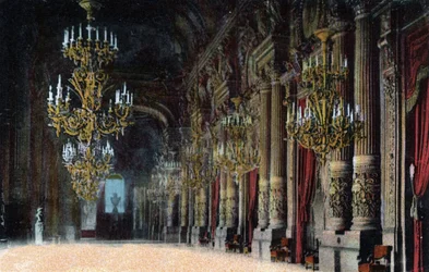 Paris: Blick auf das große Foyer der Oper Garnier. Fotografie von 1920 im „Artistic Album“ der Stadt Paris. Private Sammlung.