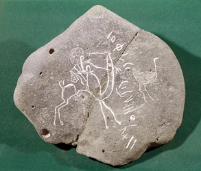 Stein mit einem Jäger in der Wüste und einer safaitischen Inschrift, 1. Jahrhundert v. Chr.-3. Jahrhundert n. Chr.