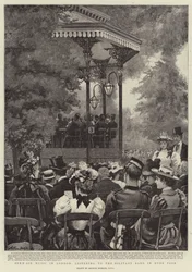 Freiluftmusik in London, Zuhören der Militärkapelle im Hyde Park