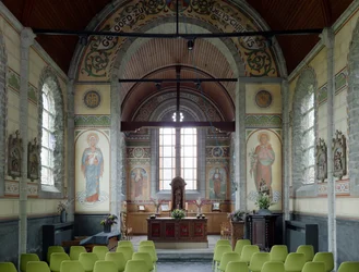 Kapelle (Mater, Sint-Amelbergakapel). Innenansicht. 1915-1916. Architekt Arthur Van Ommeslaeghe.