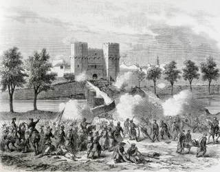 Spanien (1868). Glorreiche Revolution. Angriff der Regierungstruppen am Serrans-Tor in Valencia. Gravur aus „The Illustration. Jorinal Universal“. Radierung