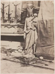 Statue der Jungfrau, Notre Dame de Paris