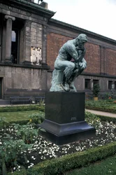 Die Statue „Der Denker“, Ny Carlsberg Glyptotek, Kopenhagen, Dänemark, Europa