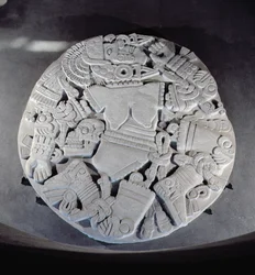 Schnitzerei der Zerstückelung der Mondgöttin Coyolxauhqui, gefunden am Fuß der Zwillingspyramide in Tenochtitlan, Späte Postklassische Periode (1300-1521)